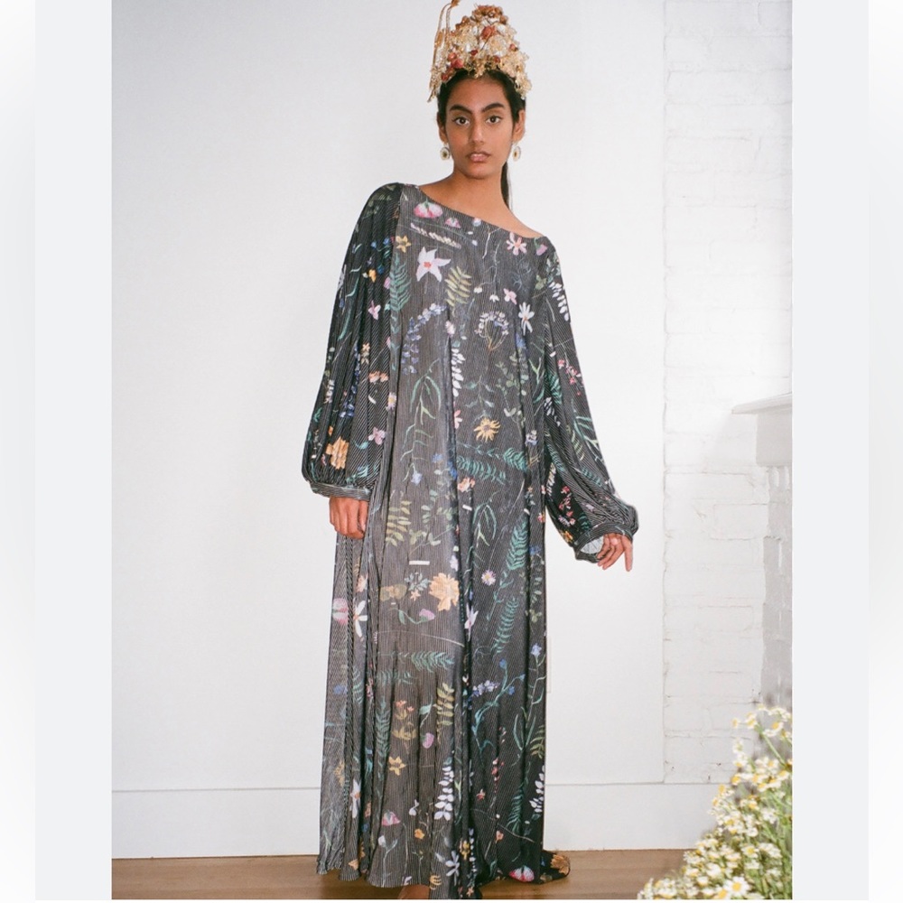 Dauphinette Floral Dress/Kaftan, size Medium